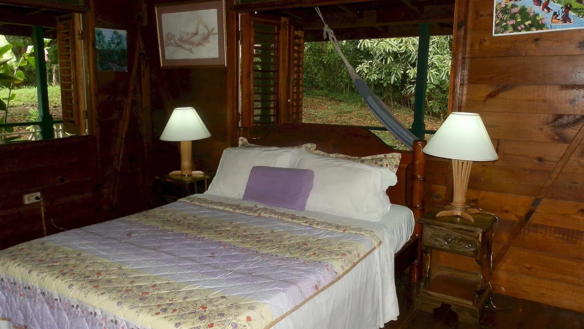 Harding Hall Hideaway Green Island Hotel